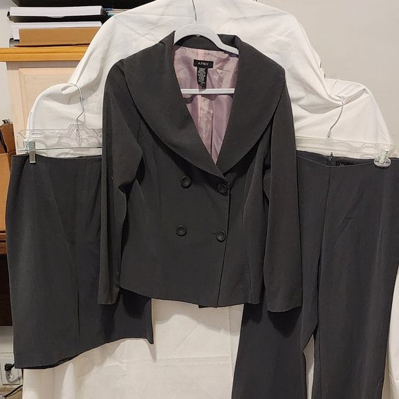 A.P.N.Y.  3 piece suite Dresses & Skirts - A.P.N.Y.  3 Piece Set, Jacket, Pants, Skirt, size 10